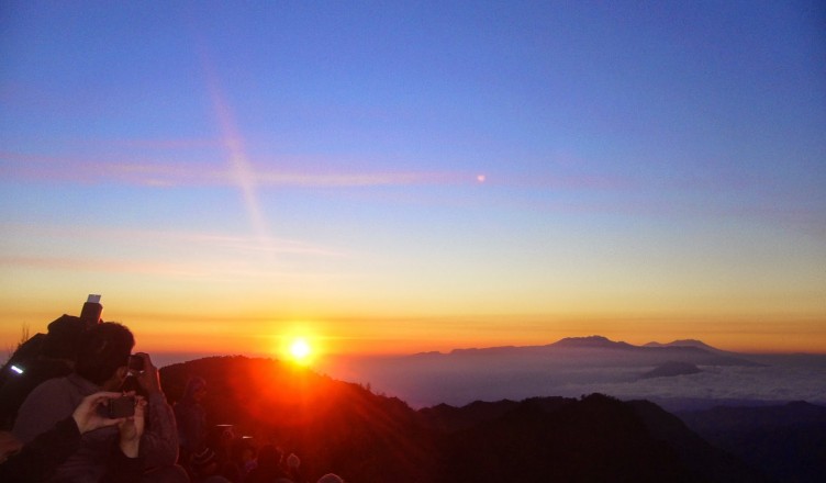 Berburu Keindahan Sunrise di Bromo!