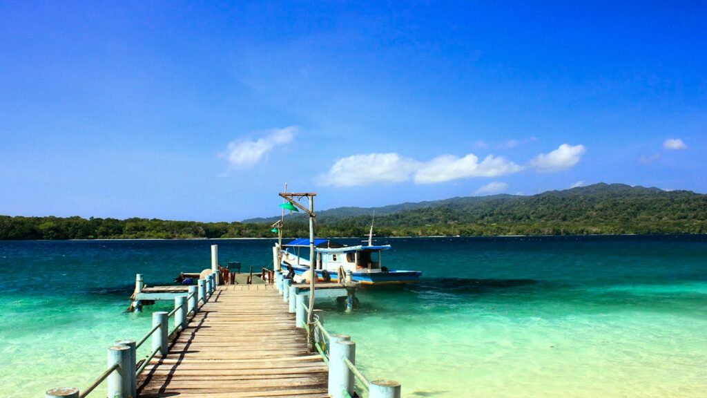 5 Tempat Rekomendasi Liburan Seru ke Banten, Kuy Cobain!