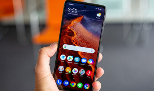 5 Smartphone Murah Ini Siap Jadi Teman Traveling Kamu! 1 Smartphone Poco X3