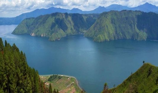 Menelusuri 10 Danau Air Tawar Paling Memesona di Indonesia 1 1 8