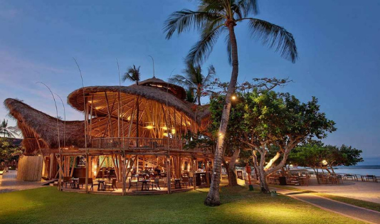 Momen berbuka puasa di Bali