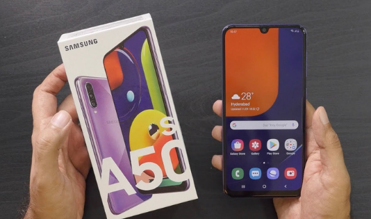 5 Smartphone Murah Ini Siap Jadi Teman Traveling Kamu! 2 Smartphone Samsung