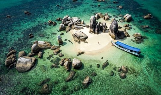 Nikah Tahun ini? Cobain Bulan Madu di 4 Destinasi Hits 2021 ini 3 Bulan madu keliling Indonesia