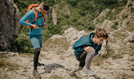 5 Catatan Penting Jika Ingin Mendaki Gunung Saat Berpuasa 2 catatan pendaki, catatan mendaki gunung, tips mendaki gunung, tips mendaki gunung di bulan puasa, tips mendaki gunung di bulan ramadan, trip gunung, membuat rencana, planning mendaki, mendaki gunung, pendaki, pendaki pemula, pemanasan mendaki gunung, pemanasan, asupan gizi, porsi tidur yang cukup, pendakian malam hari,