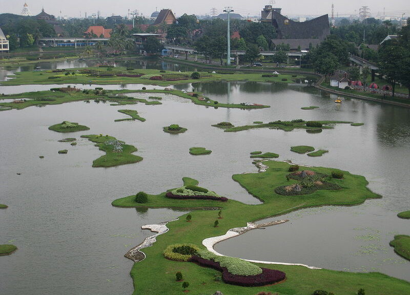 Taman Mini Indonesia Indah yang dikenal sebagai miniatur Indonesia