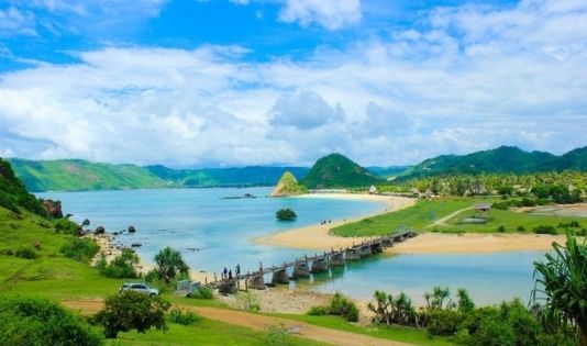 Pantai wisata