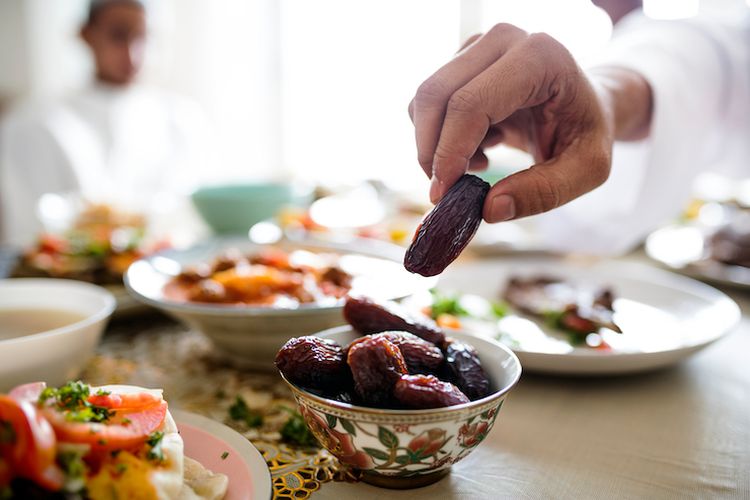 5 Menu Buka Puasa Sehat, Dari Kurma Sampai Salad 5 Menu Buka Puasa Sehat, Dari Kurma Sampai Salad