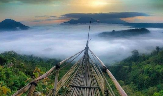 6 Destinasi Wisata di Indonesia Ini Memiliki Pemandangan Alam Terindah 2 Destinasi Wisata