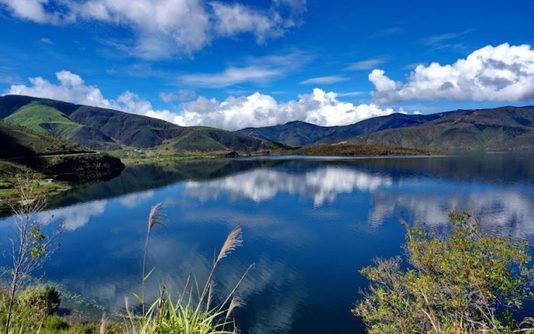 10 Danau Tertinggi di Indonesia. Paling Banyak di Papua dan Jawa Timur! 2 Danau Anggi