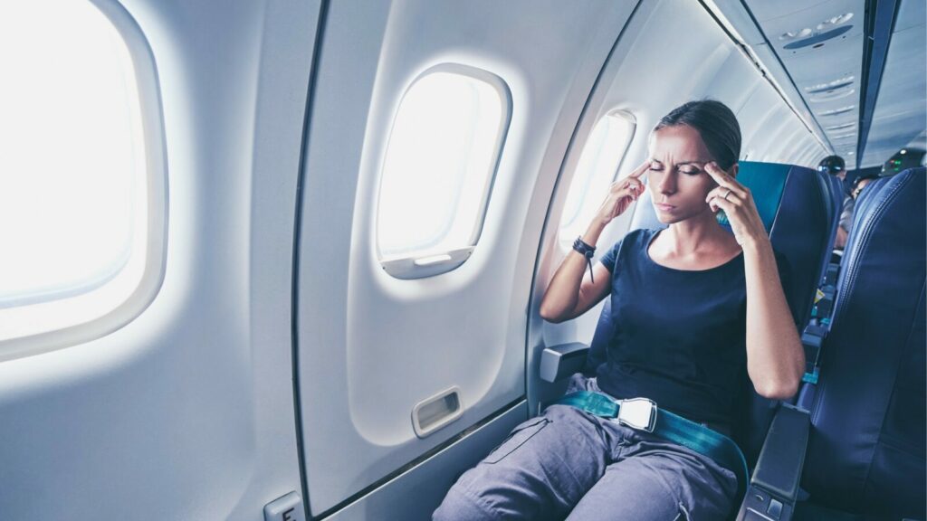 5 Tips Memilih Pakaian Biar Nyaman dan Sehat Saat Ngetrip Jauh Pakaian buat naik pesawat