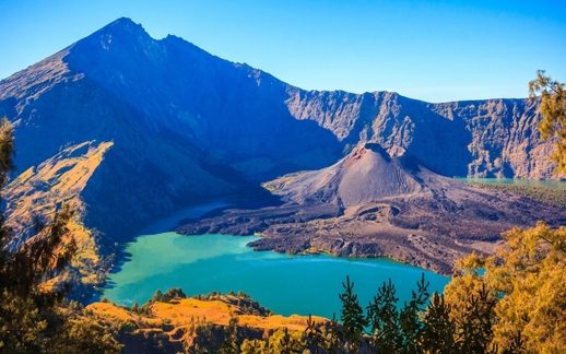 10 Danau Tertinggi di Indonesia. Paling Banyak di Papua dan Jawa Timur! 4 segara anak