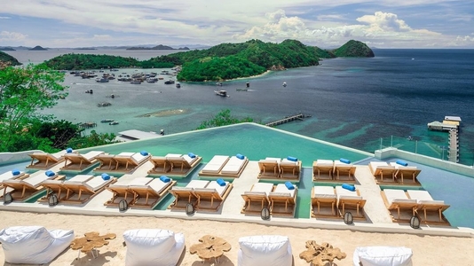 4 Destinasi Wisata Ini Cocok Buat Jadi Kado Valentine 2 Pemandangan Local Collection Hotel