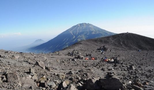 GUNUNG bubrah