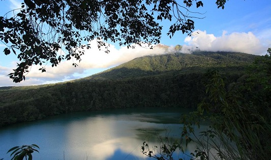 Morotai Danau Tolire
