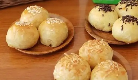 Oleh oleh manado pia