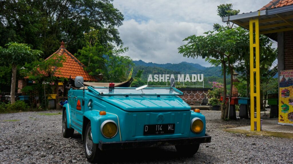 Serunya Ngetrip ke Borobudur Naik Mobil VW Klasik 181 Ngetrip pakai Volkswagen