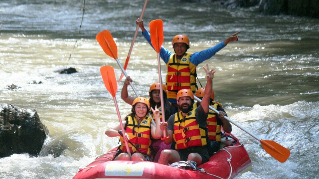 Tips Aman Saat Rafting