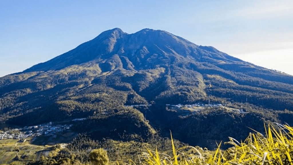 3 Pantangan dan Kisah Mistis di Gunung Guntur