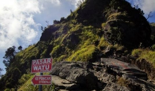 gunun pasar watu