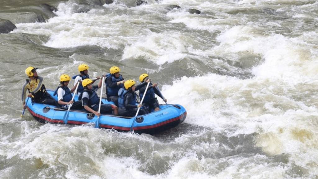 10 Jalur Arung Jeram Paling Menantang di Indonesia, Berani Coba?