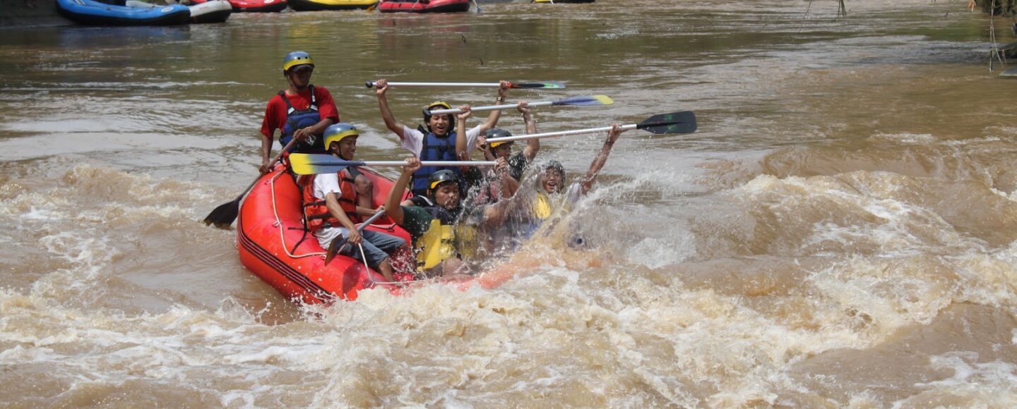 Serunya Rafting
