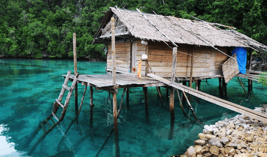 pulau sombori, raja ampat, sulawesi tengah, destinasi wisata, kawanjo, pulau kayangan, goa berlian, goa tengkorak, goa allo, rumah nenek indong, nenek indong, 