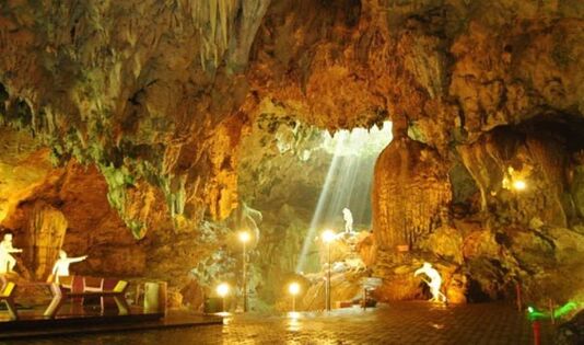 Yuk, Ngetrip ke 10 Tempat Bagus di Blitar, Kotanya Proklamator! 10 blitar, destinasi wisata, kawanjo, ngetrip, trip, soekarno, presiden soekarno, presiden ri, PETA, monumen peta, pantai tambakrejo, candi penataran, pusara, taman kebon rojo,pantai peh pulo, telaga rambut monte, istana gebang, pemandian sumber udel,