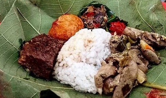Traveling ke Cirebon, 5 Kuliner Ini Jangan Sampai Terlewat 1 Nasi Jamblamg
