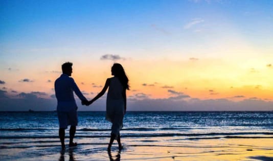 Tipe-Tipe Traveler di Muka Bumi, Kamu Termasuk yang Mana? 8 Liburan Honeymoon