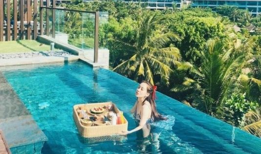 Artis korea trip ke Bali