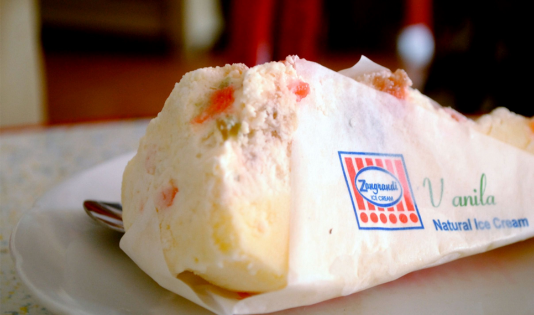 Nggak Ada Lawan, Cobain Kuliner Khas Kota Pahlawan! 6 Makanan satu ini cocok dijadikan dessert setelah makan makanan berat, destinasi wisata, es krim zangrandi, jawa timur, kuliner khas, kawanjo, lontong balap, rawon, rawon setan, rujak cingur, sate klopo, kuliner surabaya, wisata kuliner,