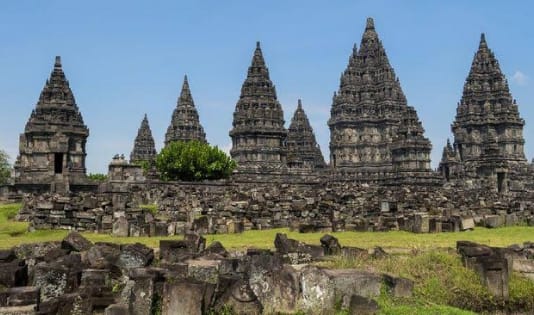 Kawanjo, Local experience, Pigijo, Indonesia, Destinasi wisata, wisata legenda, legenda destinasi wisata, Gunung Tangkuban Perahu, Pantai Air Manis, Danau Toba, Candi Perambanan, Pulau Komodo