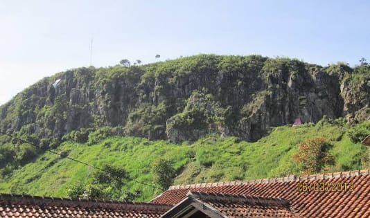 Spot Rock Climbing Seru di Bandung, Ada Apa Aja? 1 Ngetrip, Indonesia, destinasi wisata, paket wisata, liburan, local experience, Panjat tebing, Rock Climbing, Rock climbing di Bandung, Tebing Citatah, Gunung Batu, Goa Pawon, Tebing hawu,