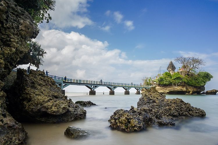 Pantai Belakambang