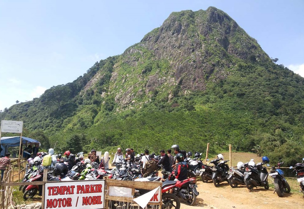 Akses, Biaya Masuk, Camping, Destinasi wisata, Indonesia, Kawanjo, Kera, Local Experience, Ngetrip, Paket Wisata, Pigijo, Spot Foto, Sukamakmur, Terjal, trip
