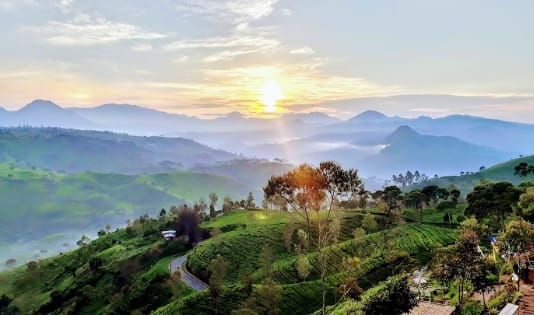 6 Rekomendasi Wisata Saat Ngetrip Ke Pangalengan, Bandung 1 Sunrise Point Cukul, rekomendasi, pangalengan, bandung, ngetrip,