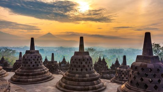 fb3047ba 8f00 43d0 8e8e 5210cc8858c8 yogyakarta borobodur lead