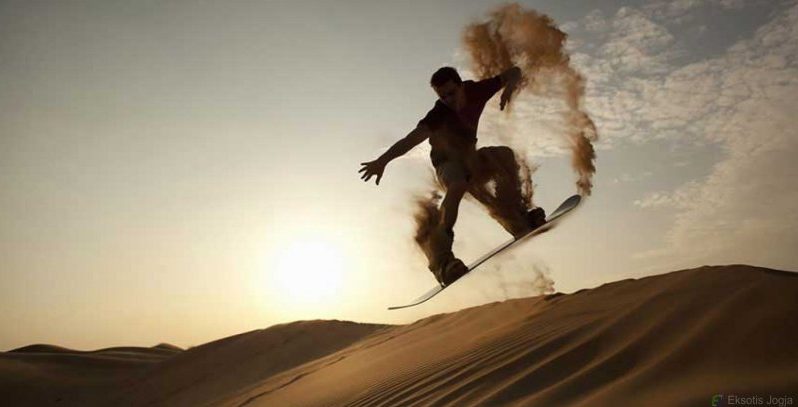 Kawanjo, Local Experiences, Pigijo, Ngetrip, Indonesia, Destinasi Wisata, Paket Wisata, Trip, Yogyakarta, Kegiatan Antimainstream, Bersepeda, Berburu Sunrise dan Sunset, Temple Running, Melukis Topeng dan Batik, Sandboarding, Glamping