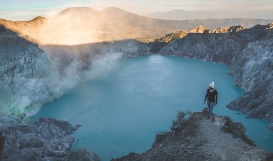 Kawah Terindah di Indonesia