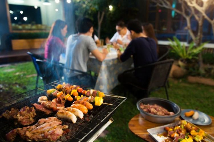 7 Ide Seru Habiskan Malam Tahun Baru Bagi Kawanjo yang Ada di Rumah 5 BBQ
