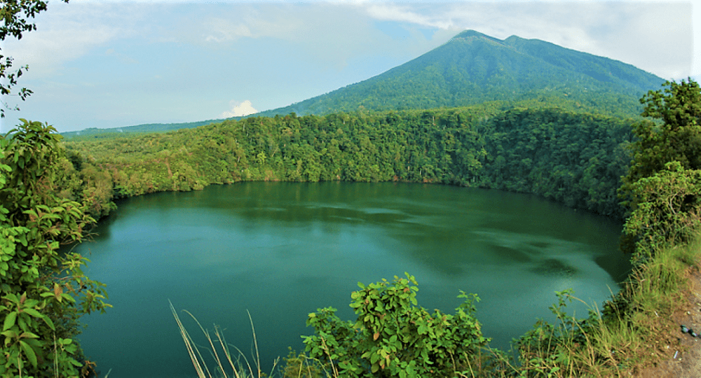 Danau Tolire