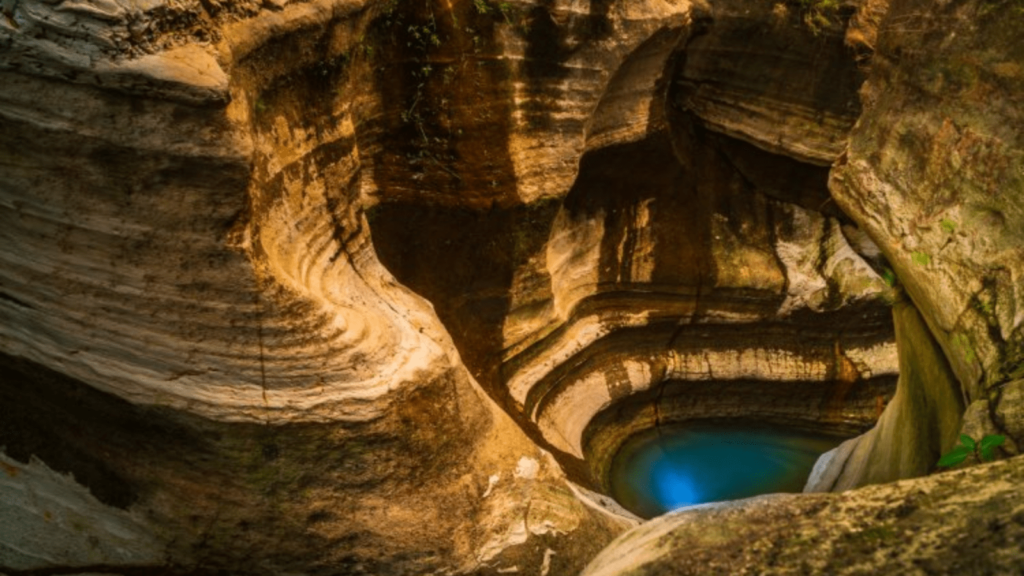 Mau Ngebucin Sambil Liburan Seru Ke Curug Love? Perhatikan Dulu 5 Hal Berikut Ini! Mau Ngebucin Sambil Liburan Seru Ke Curug Love? Perhatikan Dulu 5 Hal Berikut Ini!