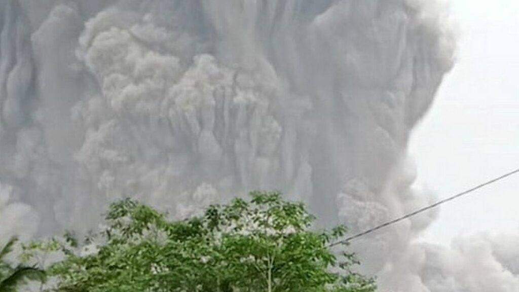Erupsi Gunung Semeru