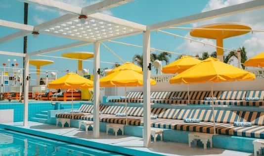 Rekomendasi Bar dan Beach Club Buat Kamu yang Ngetrip ke Bali 2 Rekomendasi Bar dan Beach Club Buat Kamu yang Ngetrip ke Bali