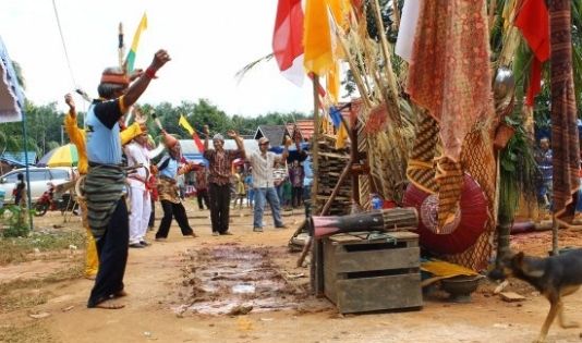 Tradisi Unik dan Menyeramkan