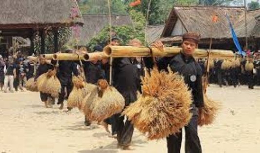 Ritual panen unik di Indonesia