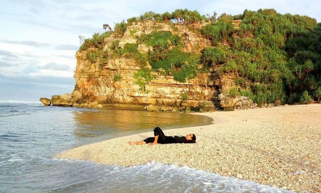 Pantai Sanglen