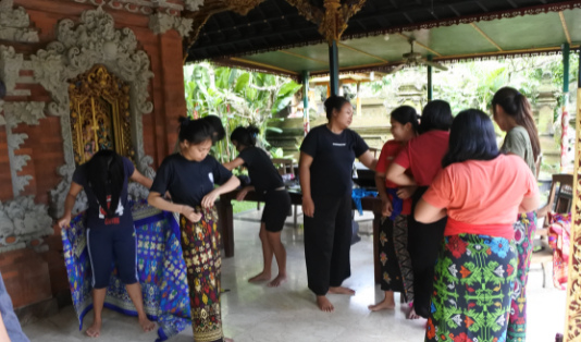 kain khas, bali,