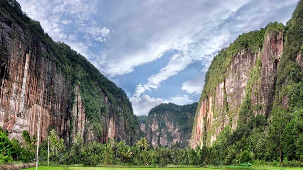 Hidden Gems di Sumatra Barat yang Wajib Dikunjungi Hidden Gems