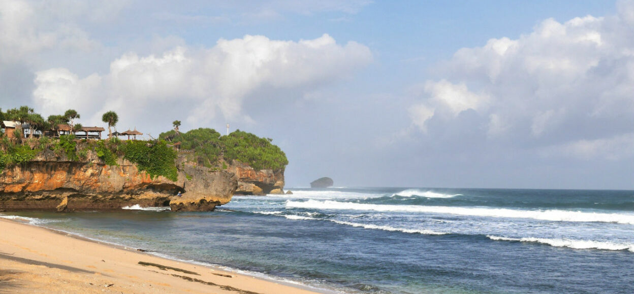 6 Pantai Rekomendasi di Gunung Kidul, Watu Kodok Wajib Dikunjungi
